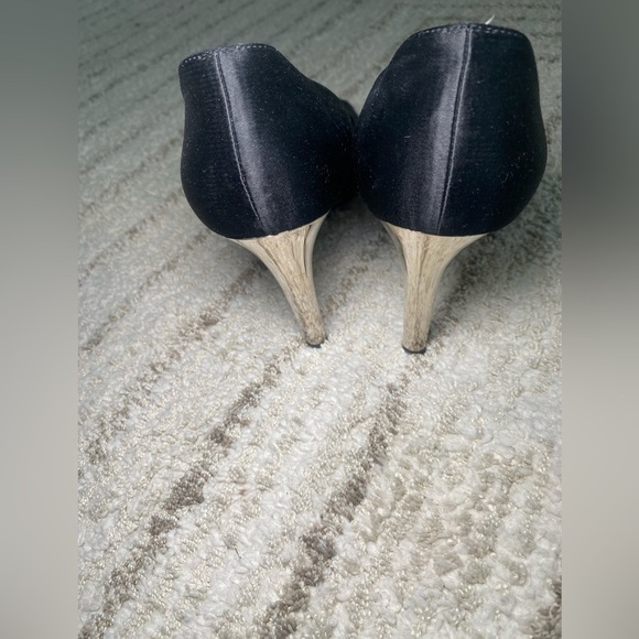 Chanel Black Satin & Patent Leather Heels w/ Sculptural Silver Heel size 40 - Picture 5 of 12